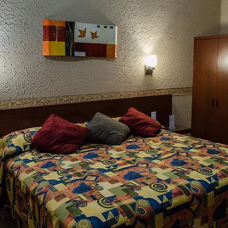 Hotel Posada Regis Гвадалахара Экстерьер фото