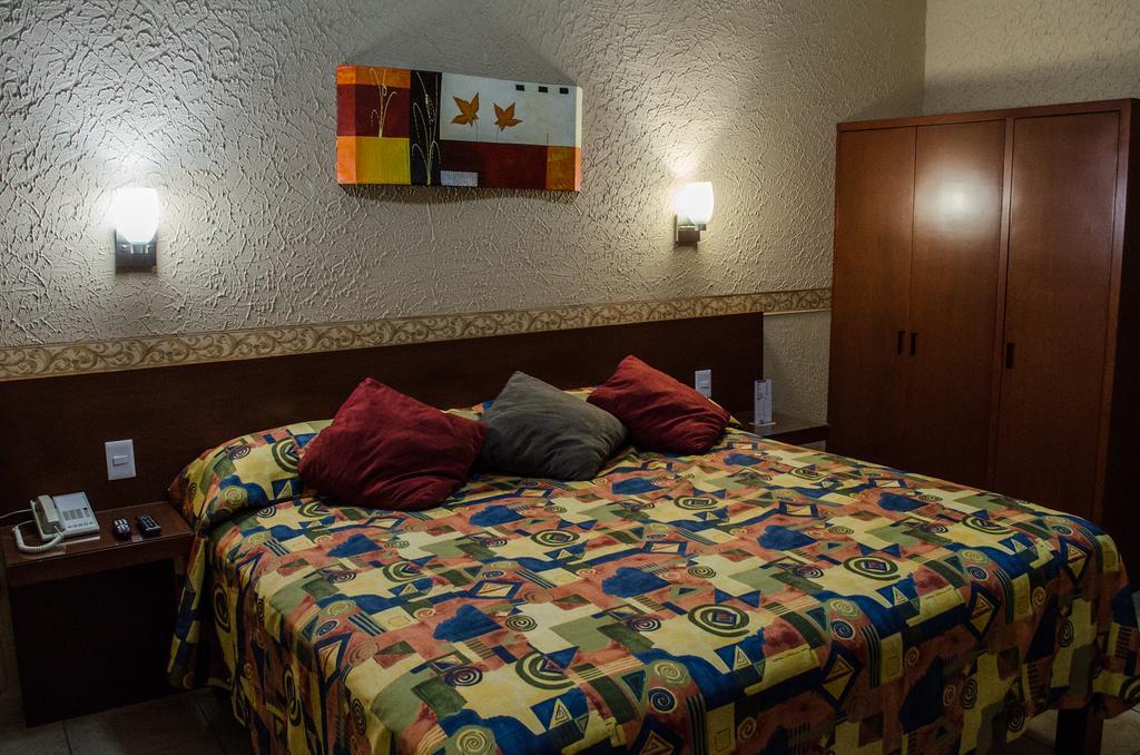 Hotel Posada Regis Гвадалахара Экстерьер фото