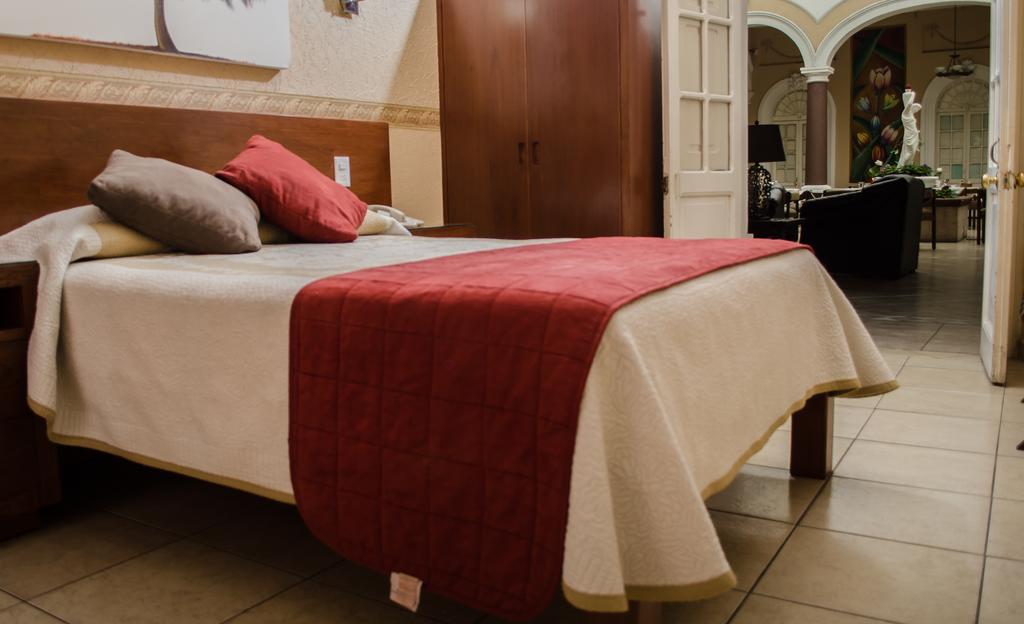 Hotel Posada Regis Гвадалахара Экстерьер фото
