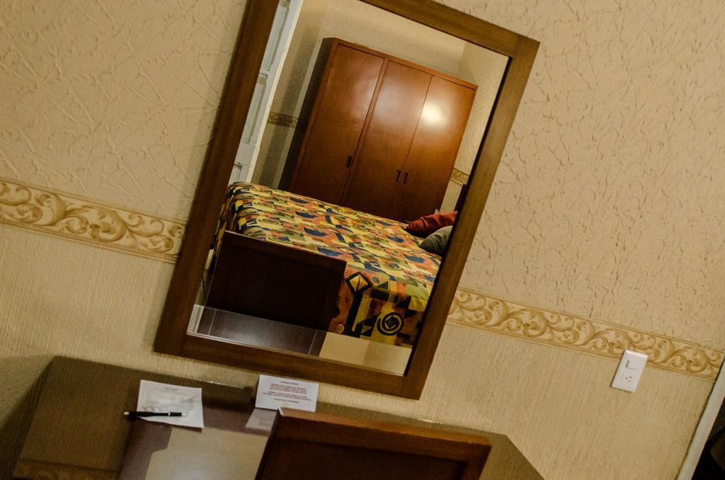 Hotel Posada Regis Гвадалахара Экстерьер фото