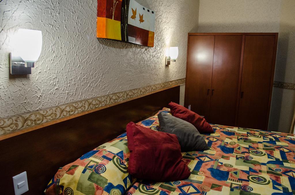 Hotel Posada Regis Гвадалахара Экстерьер фото